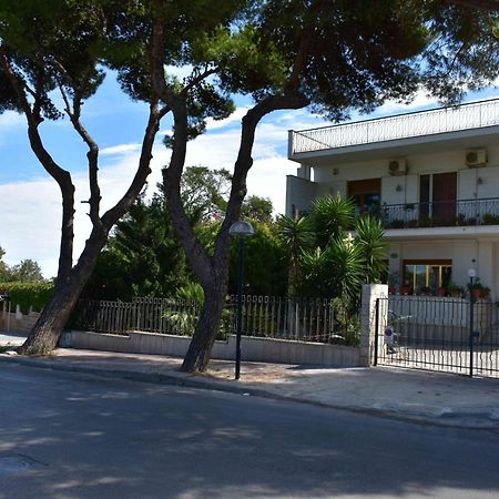 Bed and Breakfast Golden Bay Trani Exterior foto