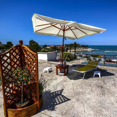 Bed and Breakfast Golden Bay Trani Exterior foto