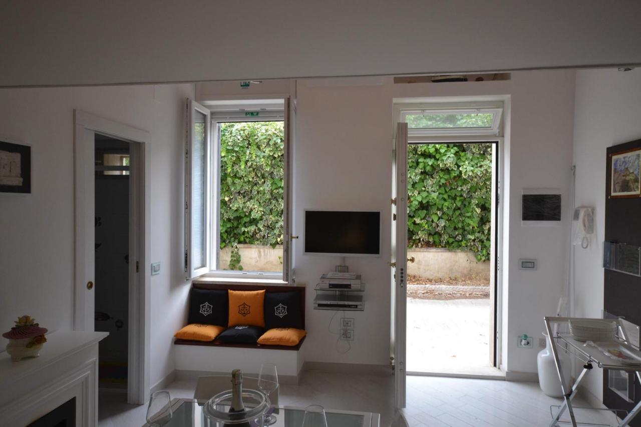 Bed and Breakfast Golden Bay Trani Exterior foto
