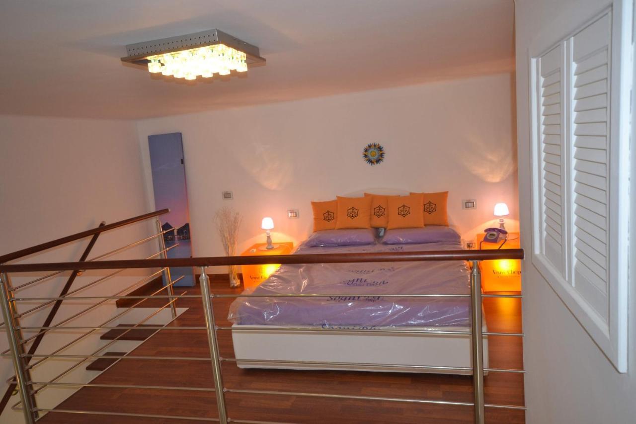 Bed and Breakfast Golden Bay Trani Exterior foto